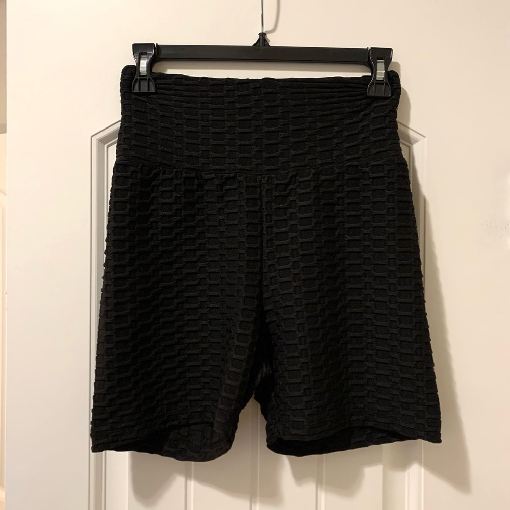 Black biker shorts - size small